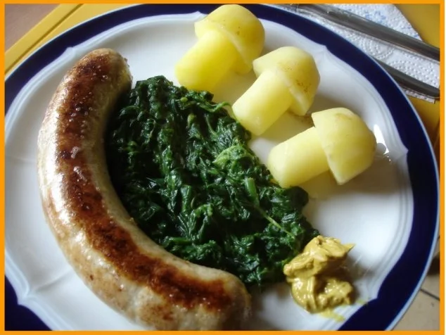 Rezept: Bratwurst mit Rahm Blattspinat und Kartoffelpilzen Bild Nr. 13 Bratwurst mit Rahm Blattspinat und Kartoffelpilzen - Rezept - Bild Nr. 13