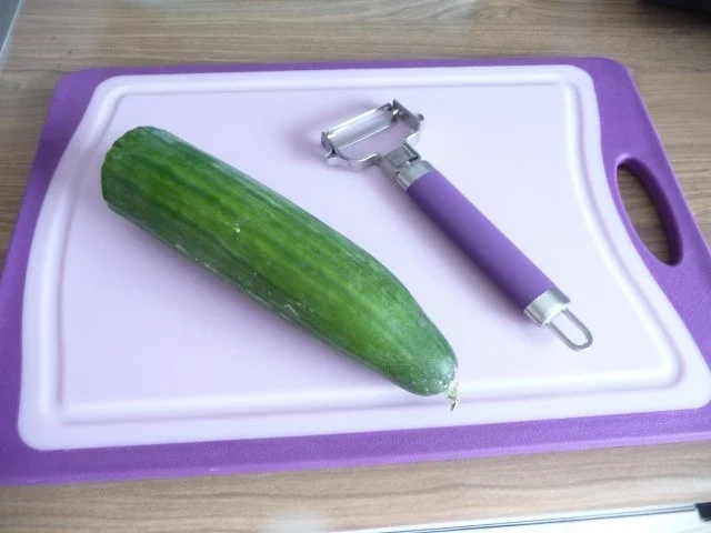 Pasta : Bandnudeln an Mandel - Kürbis - Pesto dazu Gurkensalat - Rezept - Bild Nr. 2