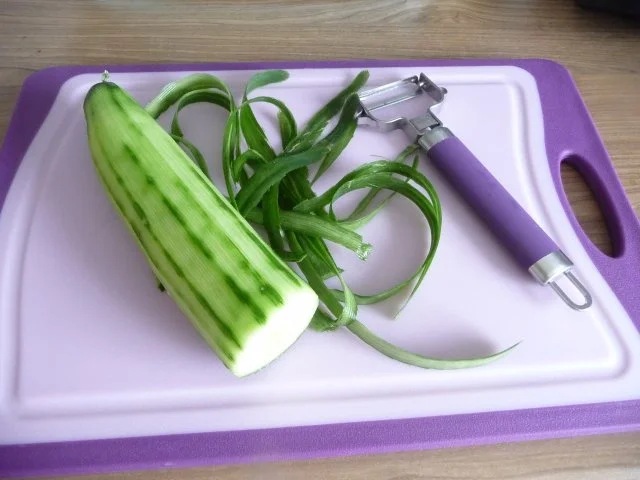 Pasta : Bandnudeln an Mandel - Kürbis - Pesto dazu Gurkensalat - Rezept - Bild Nr. 3