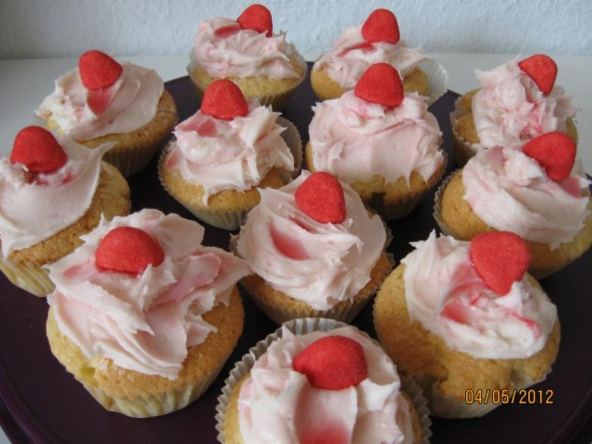 Strawberry cream cupcakes - Rezept