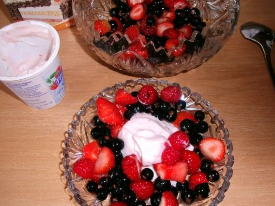 Rezept: Frische Früchte mit Joghurt ----BITTE NICHT BEWERTEN IST NUR SO EINE IDEE Bild Nr. 4 Frische Früchte mit Joghurt ----BITTE NICHT BEWERTEN IST NUR SO EINE IDEE - Rezept - Bild Nr. 4