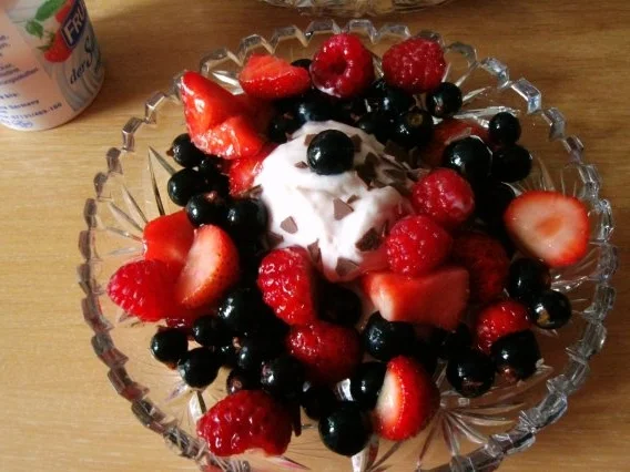 Rezept: Frische Früchte mit Joghurt ----BITTE NICHT BEWERTEN IST NUR SO EINE IDEE Bild Nr. 5 Frische Früchte mit Joghurt ----BITTE NICHT BEWERTEN IST NUR SO EINE IDEE - Rezept - Bild Nr. 5