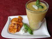 Süßkartoffelsuppe mit Senf, Basilikum, Frischkäse und ... - Rezept