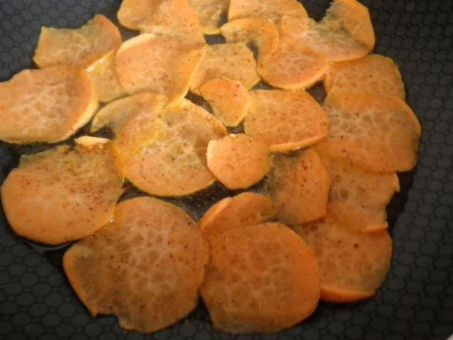 Süßkartoffelsuppe mit Senf, Basilikum, Frischkäse und ... - Rezept - Bild Nr. 9