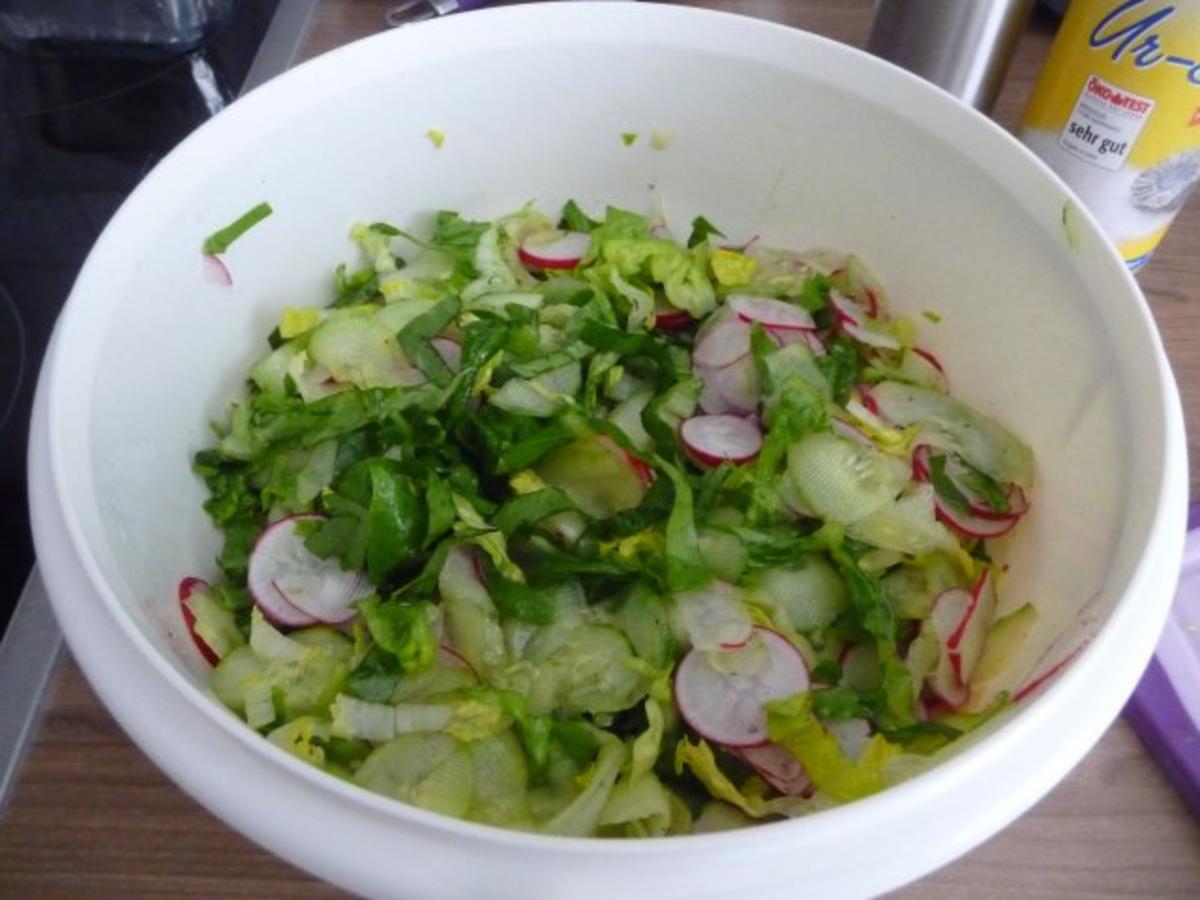Fixe Küche : Pizza Leberkäse gebraten mit Salat und Salzkartoffeln ...