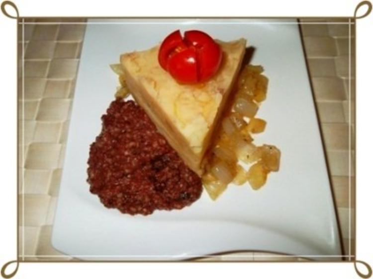 Blutwurst mit Stampfkartoffeln und viel gebratenen Zwiebeln - einfach ...