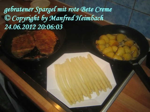 Spargel – paniertes Schweinenackensteak mit gebratenen Spargel und roter Betecreme - Rezept - Bild Nr. 2