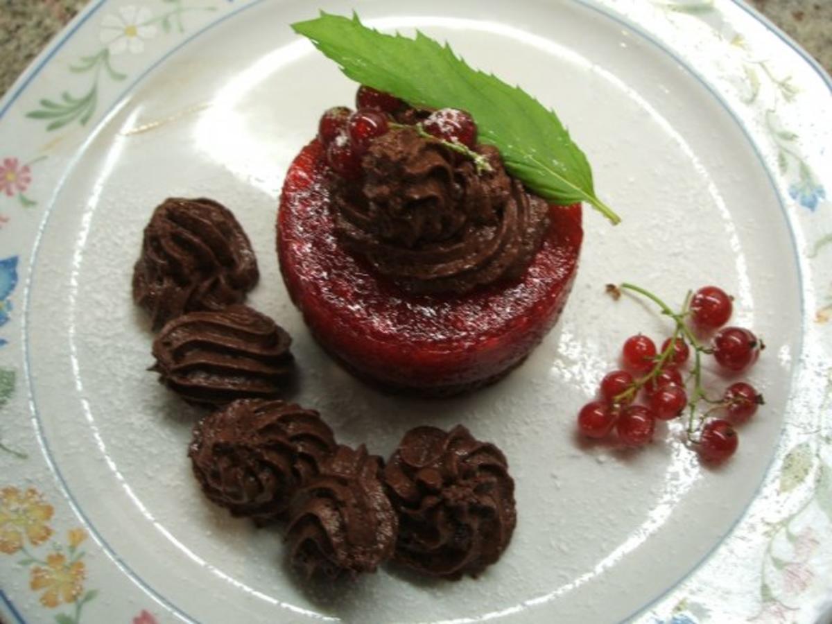 Dessert: Trostpflaster - Schoko-Mousse liebt Johannisbeergelee - Rezept - Bild Nr. 2