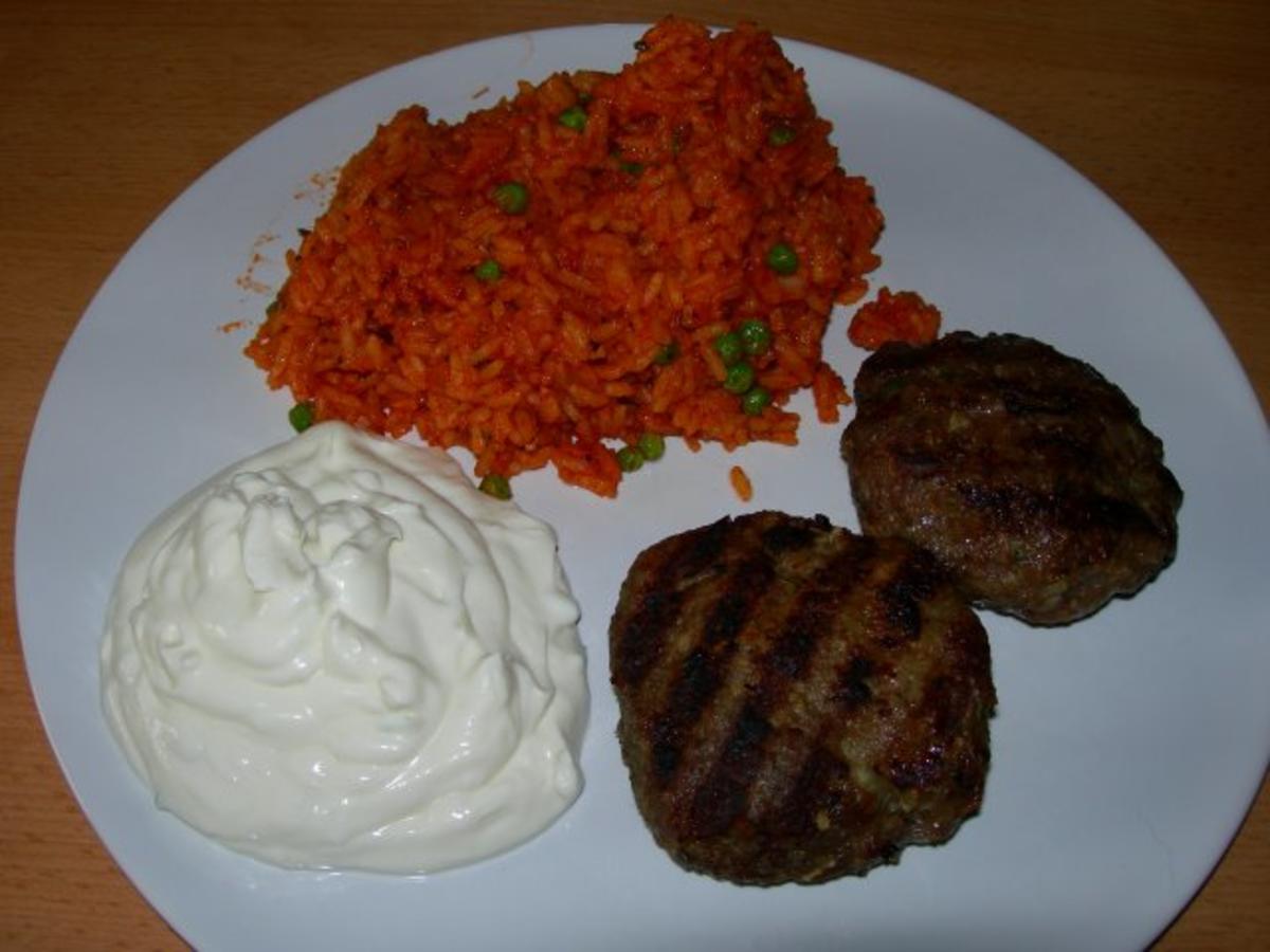 Bifteki mit Zaziki - Rezept