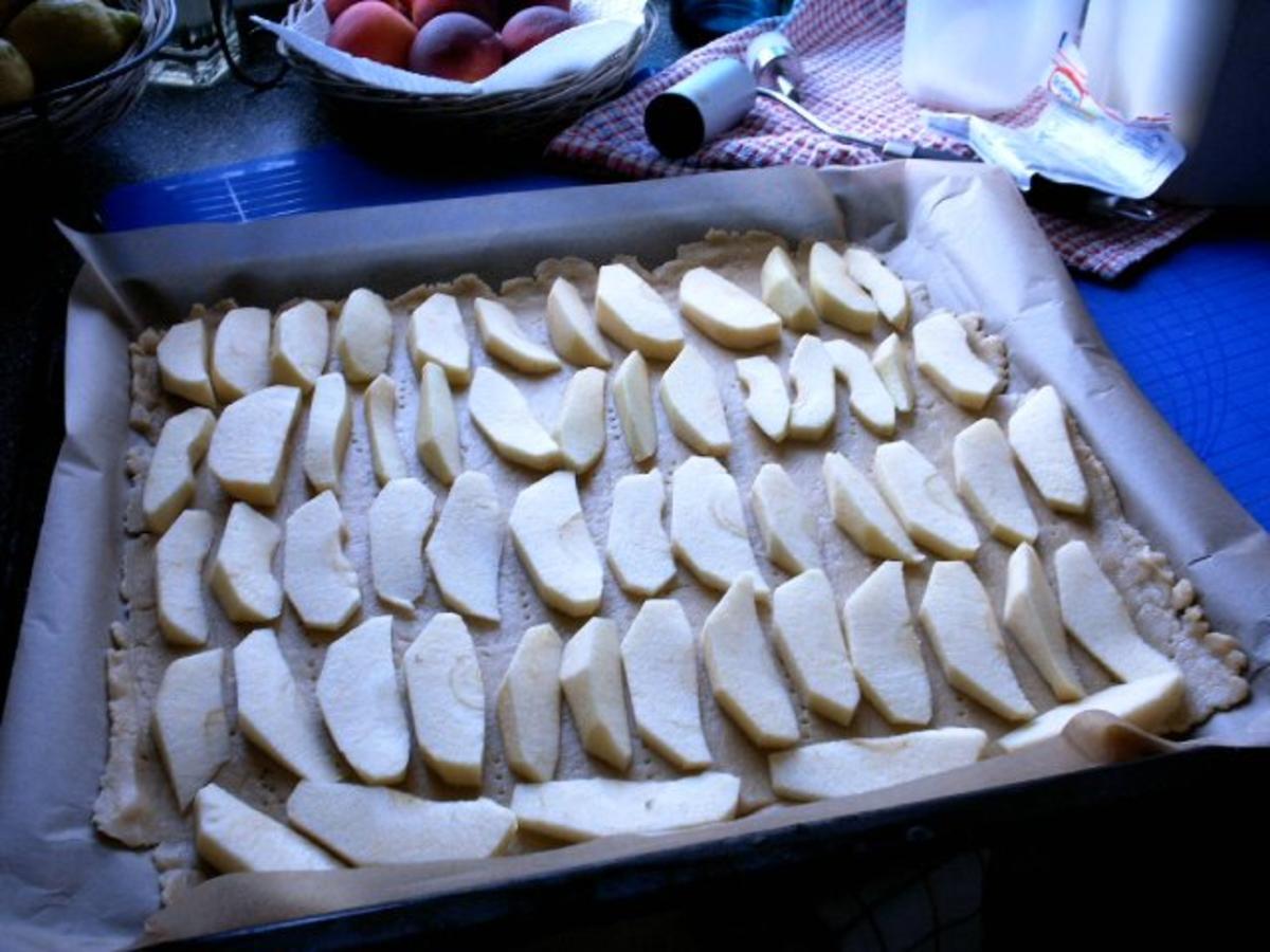 Apfel- Mürbe Kuchen mit Vanille-Sahne - Rezept - Bild Nr. 4