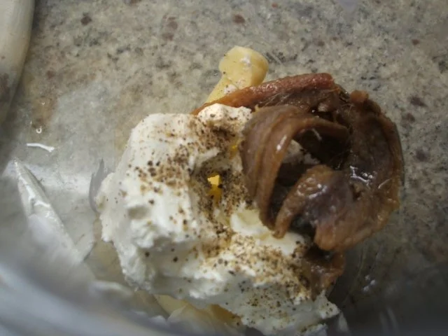 Rezept: Frischkäse: Anchovis-Mousse Bild Nr. 3 Frischkäse: Anchovis-Mousse - Rezept - Bild Nr. 3