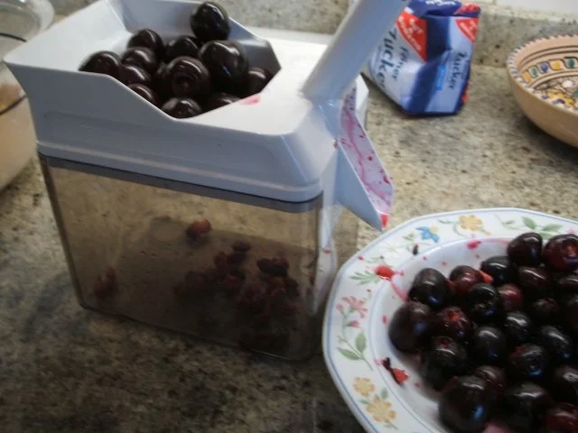 Rezept: Auflauf: Fränkischer Kirschenmichel Bild Nr. 8 Auflauf: Fränkischer Kirschenmichel - Rezept - Bild Nr. 8