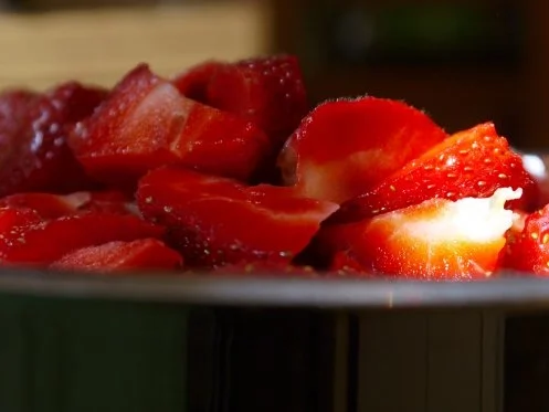 Samtige Erdbeermarmelade mit Pfeffer - Rezept - Bild Nr. 3