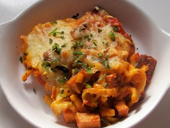 Rezept: Feuriger Spätzle-Leberkäse-Auflauf mit cremiger Gemüse-Tomatensoße Bild Nr. 11 Feuriger Spätzle-Leberkäse-Auflauf mit cremiger Gemüse-Tomatensoße - Rezept - Bild Nr. 11