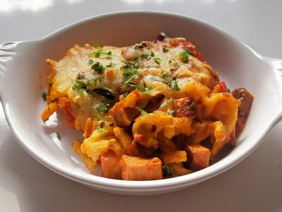 Rezept: Feuriger Spätzle-Leberkäse-Auflauf mit cremiger Gemüse-Tomatensoße Bild Nr. 12 Feuriger Spätzle-Leberkäse-Auflauf mit cremiger Gemüse-Tomatensoße - Rezept - Bild Nr. 12