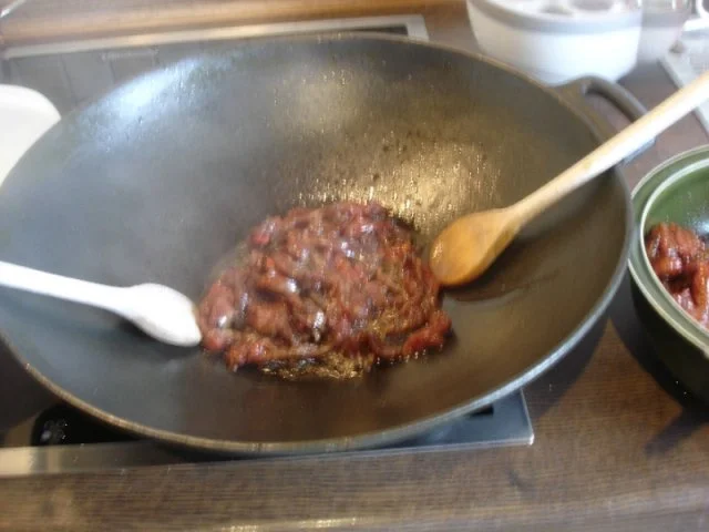 Chinesisches Rindfleisch mit Zuckerschoten und Möhrenblüten - Rezept - Bild Nr. 11