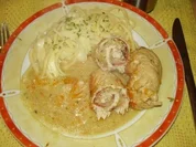 Putenröllchen in Röstzwiebelsauce - Rezept