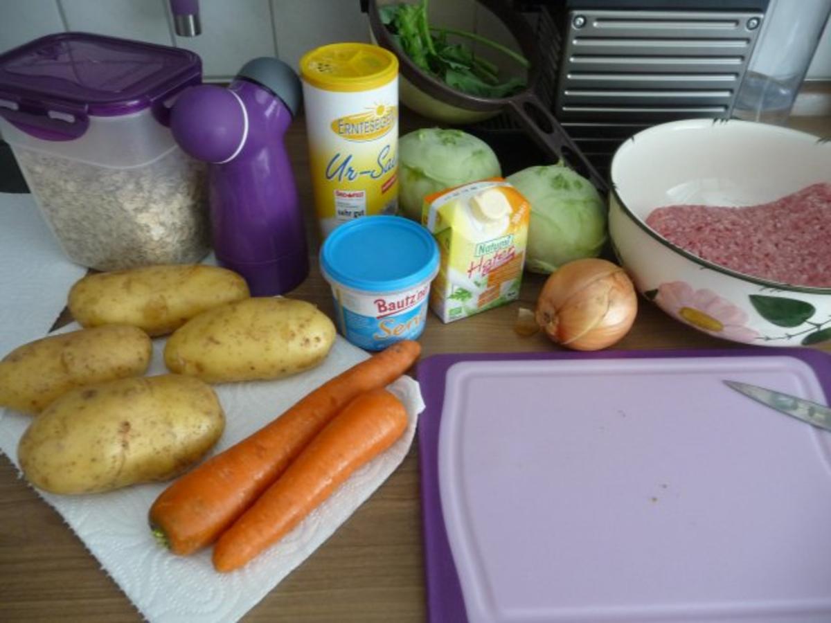 Hackfleisch : Fleischküchle / Bouletten / Frikadellen an Kohlrabigemüse mit Salzkartoffeln - Rezept - Bild Nr. 3