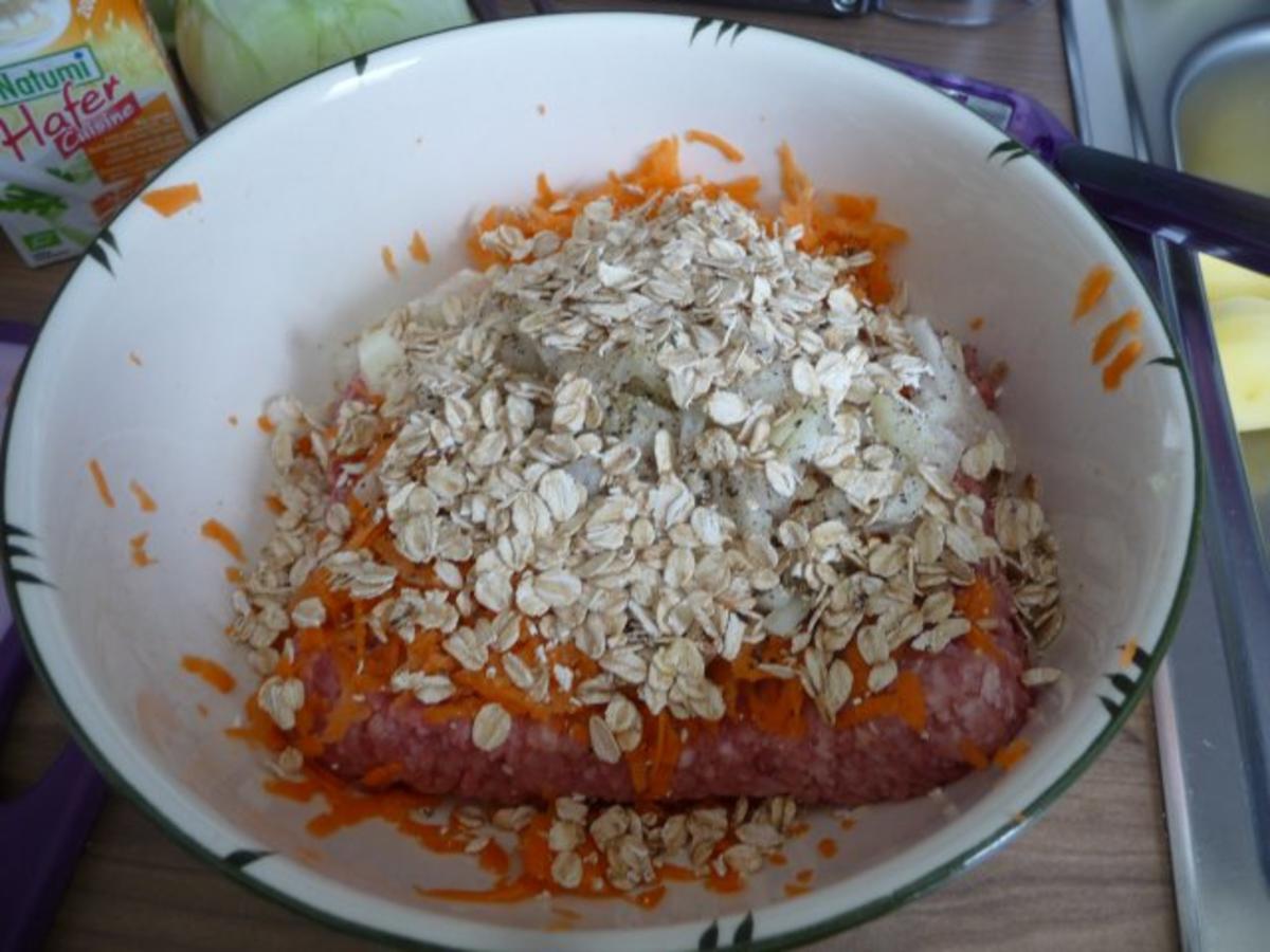 Hackfleisch : Fleischküchle / Bouletten / Frikadellen an Kohlrabigemüse mit Salzkartoffeln - Rezept - Bild Nr. 7