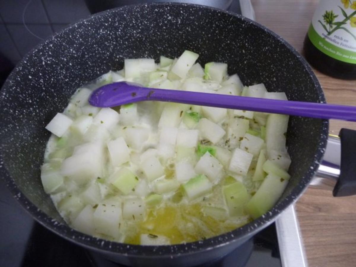 Hackfleisch : Fleischküchle / Bouletten / Frikadellen an Kohlrabigemüse mit Salzkartoffeln - Rezept - Bild Nr. 14