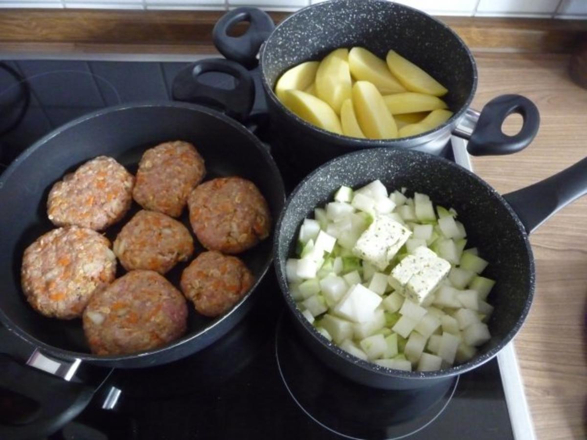 Hackfleisch : Fleischküchle / Bouletten / Frikadellen an Kohlrabigemüse mit Salzkartoffeln - Rezept - Bild Nr. 19