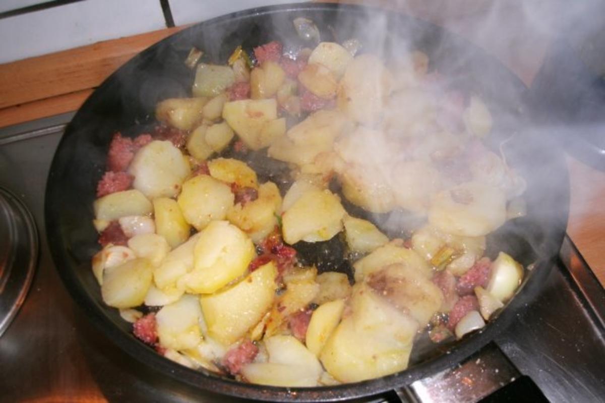 Bratkartoffeln mit Sülze und Remouladensoße - Rezept - Bild Nr. 3