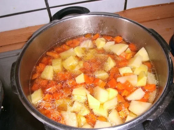 Möhreneintopf-mit Gehacktes - Rezept - Bild Nr. 6