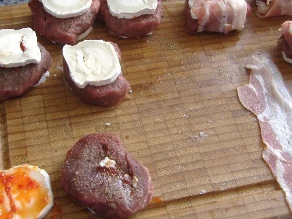 Salat mit Rinderfilet,Ziegenkäse,Bacon und Tomatenvinaigrette - Rezept - Bild Nr. 3