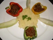 Rezept: Rinderleber - Stรผckchen in gedรผnstete Paprikaschoten.... Rinderleber - Stรผckchen in gedรผnstete Paprikaschoten.... - Rezept