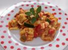 Tortellinisalat mit Tomatendressing und Kräutern - Rezept
