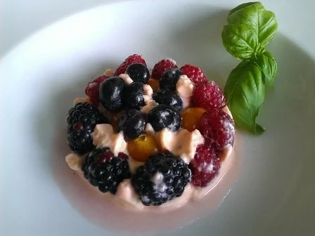 Mascarponecreme mit frischen Beeren - Rezept - Bild Nr. 19