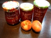 Konfitüre & Co:  Rote Johannisbeere mit Weinbergpfirsich - Rezept