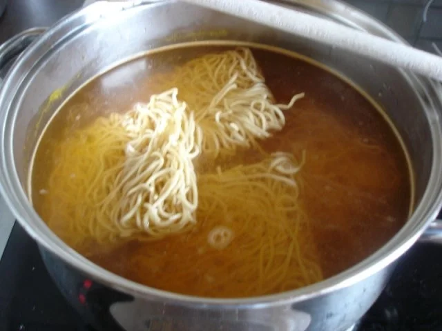 Asiatisches Chili-Hähnchenbrustfilet mit Mie-Nudeln - Rezept - Bild Nr. 3