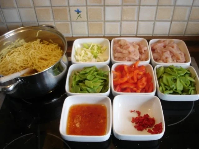 Asiatisches Chili-Hähnchenbrustfilet mit Mie-Nudeln - Rezept - Bild Nr. 5