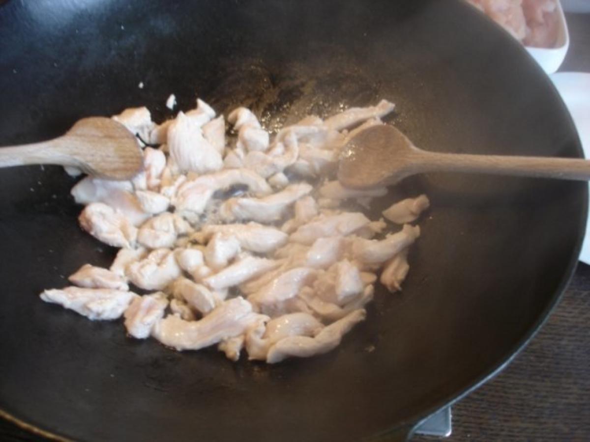 Asiatisches Chili-Hähnchenbrustfilet mit Mie-Nudeln - Rezept - Bild Nr. 6