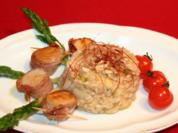 Spargel-Parmesan-Risotto mit gebratenen Jakobsmuscheln im San-Daniele-Schinken-Mantel - Rezept