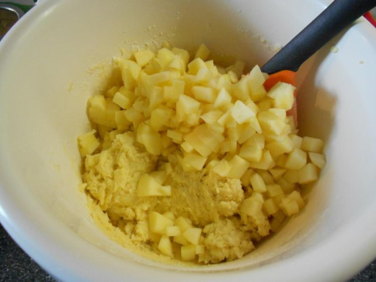 Apfel Muffins mit Apfel Zimt Haube - einfach - 247 kcal/100g