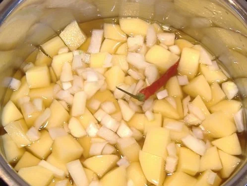 Rezept: Paprika mit Apfel-Blutwurstfüllung auf Kartoffelsauce Bild Nr. 5 Paprika mit Apfel-Blutwurstfüllung auf Kartoffelsauce - Rezept - Bild Nr. 5