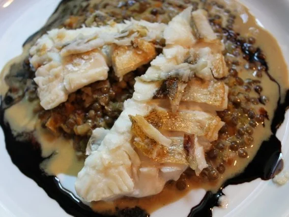 Zanderfilet mit Pui-Linsen und Orangen - Rezept