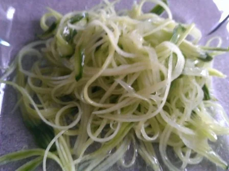 Rezept: Gurkensalat mit Tamarillo Bild Nr. 18 Gurkensalat mit Tamarillo - Rezept - Bild Nr. 18