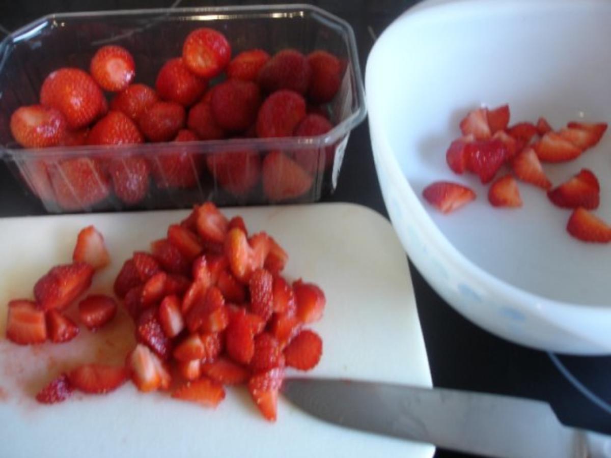 Quark-Jogurt mit Erdbeeren - Rezept - Bild Nr. 3