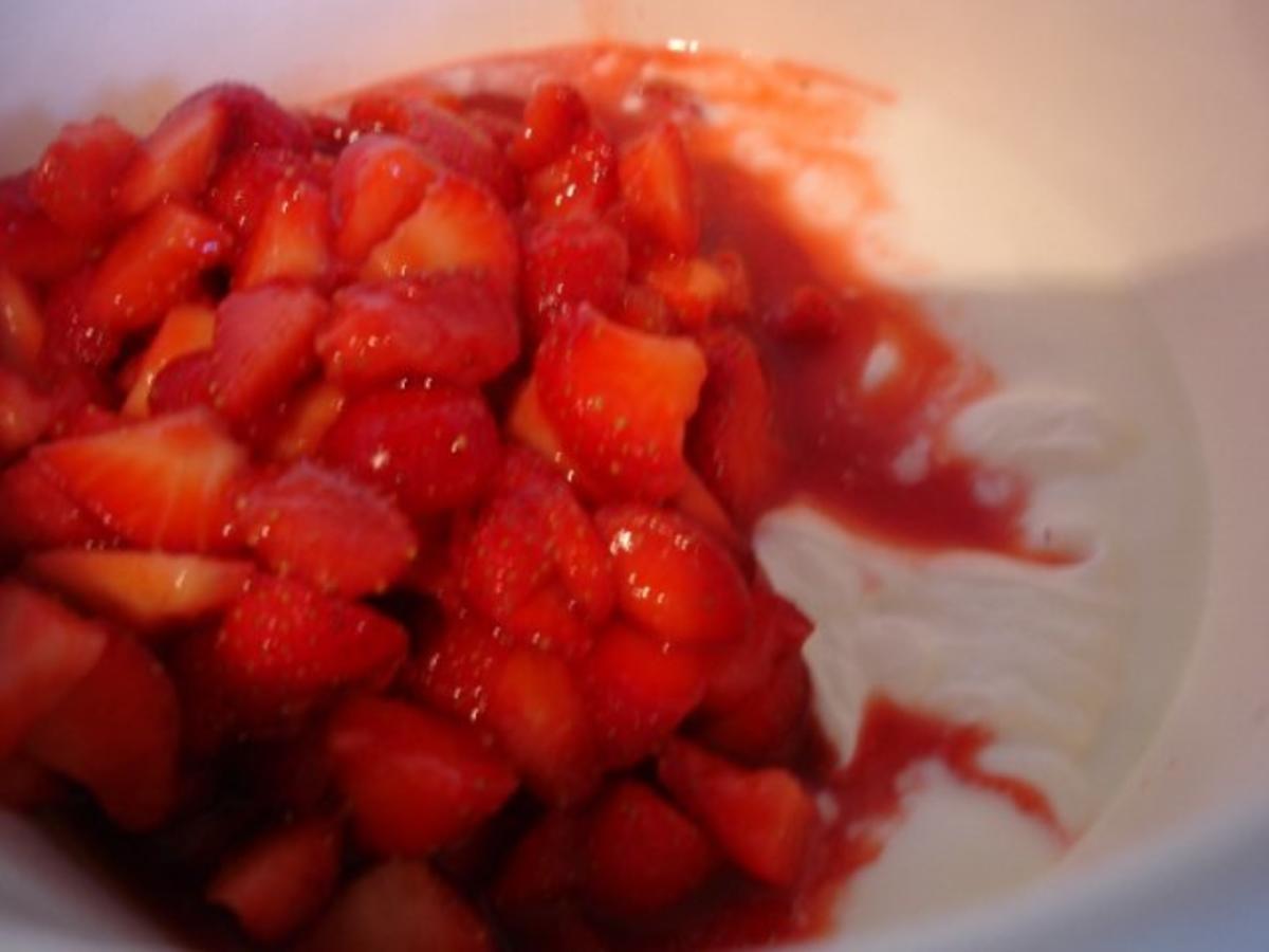 Quark-Jogurt mit Erdbeeren - Rezept - Bild Nr. 7