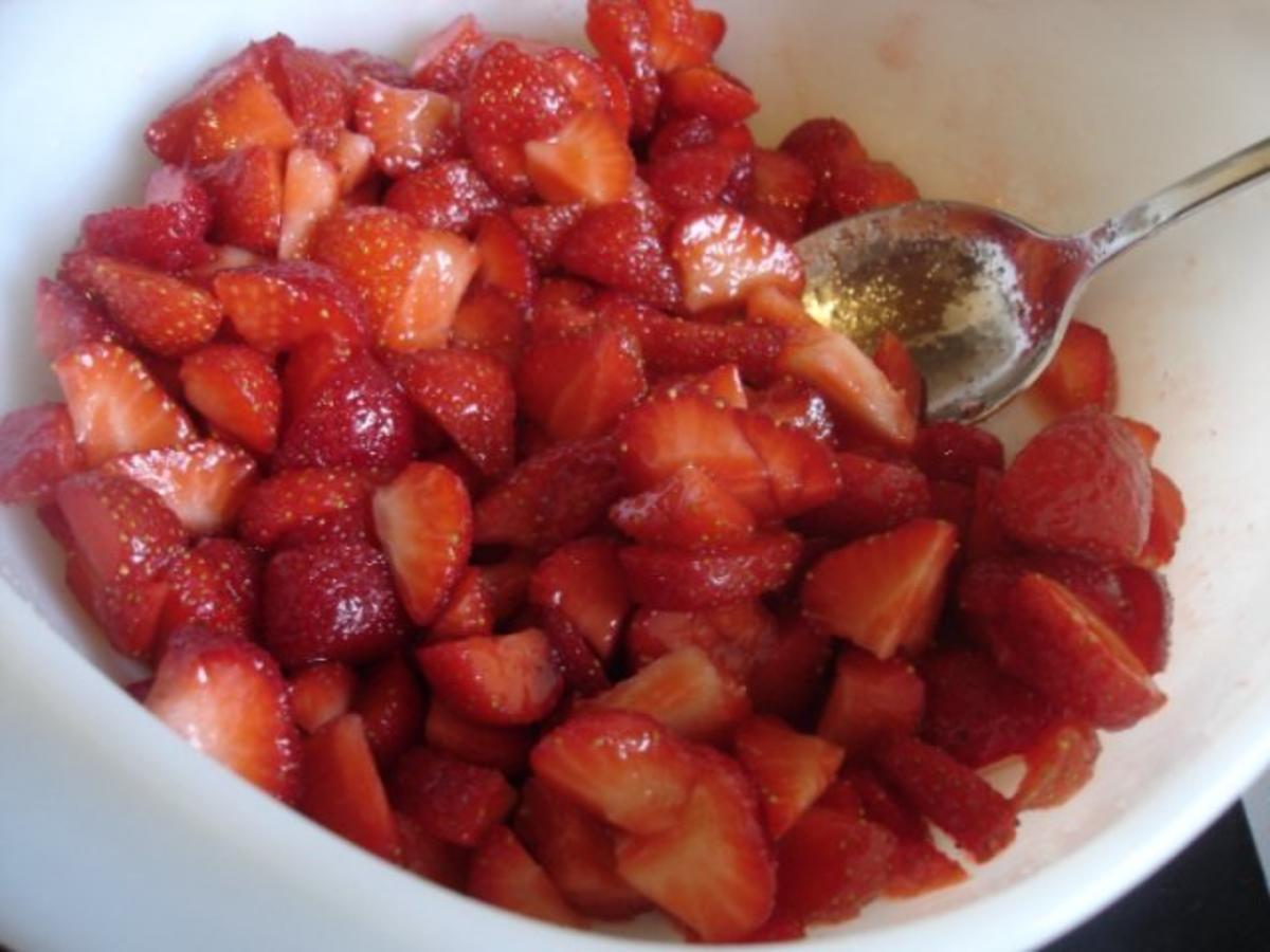 Quark-Jogurt mit Erdbeeren - Rezept - Bild Nr. 5