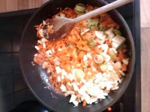 Rezept: Farfalle mit Gemüsebolognese Bild Nr. 6 Farfalle mit Gemüsebolognese - Rezept - Bild Nr. 6