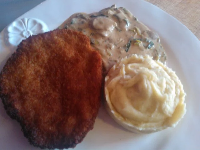 Wiener-Schnitzel mit KaPue und Champignon-Rahmgemuese - Rezept - Bild Nr. 4