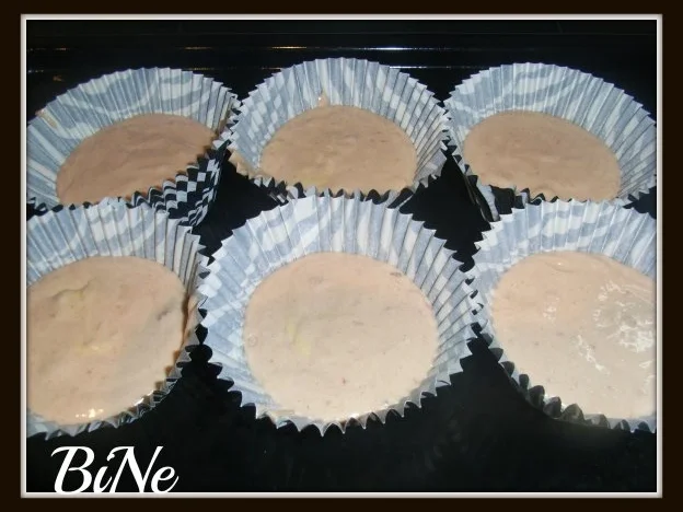 BiNe` S KIRSCHMUFFINS MIT STREUSELN - Rezept - Bild Nr. 4