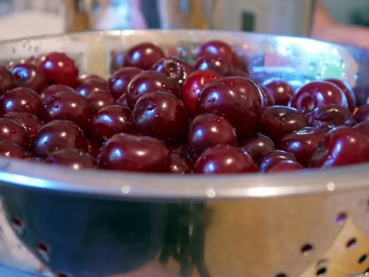 Rezept: Sauerkirsch-Espresso-Konfitüre Bild Nr. 2 Sauerkirsch-Espresso-Konfitüre - Rezept - Bild Nr. 2