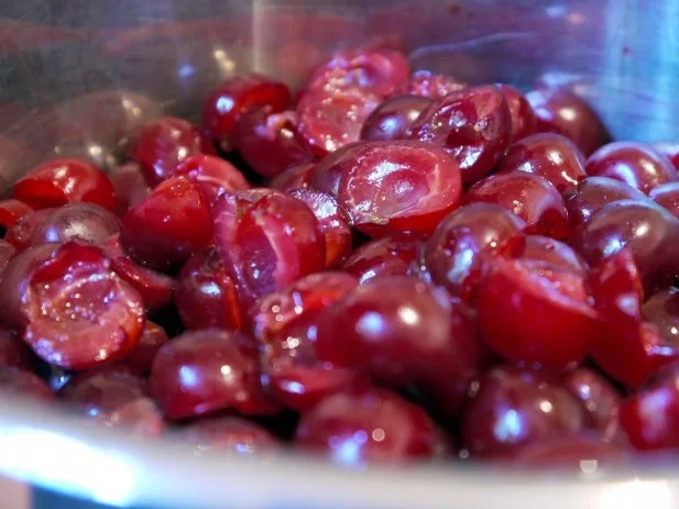 Rezept: Sauerkirsch-Espresso-Konfitüre Bild Nr. 3 Sauerkirsch-Espresso-Konfitüre - Rezept - Bild Nr. 3