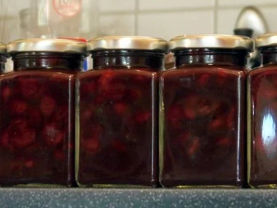 Rezept: Sauerkirsch-Espresso-Konfitüre Bild Nr. 13 Sauerkirsch-Espresso-Konfitüre - Rezept - Bild Nr. 13