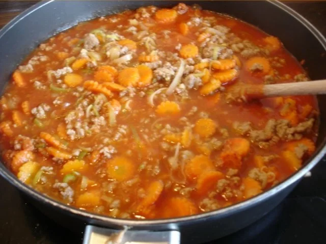 Rezept: Mett-Gemüse-Sauce mit Nudeln Bild Nr. 16 Mett-Gemüse-Sauce mit Nudeln - Rezept - Bild Nr. 16